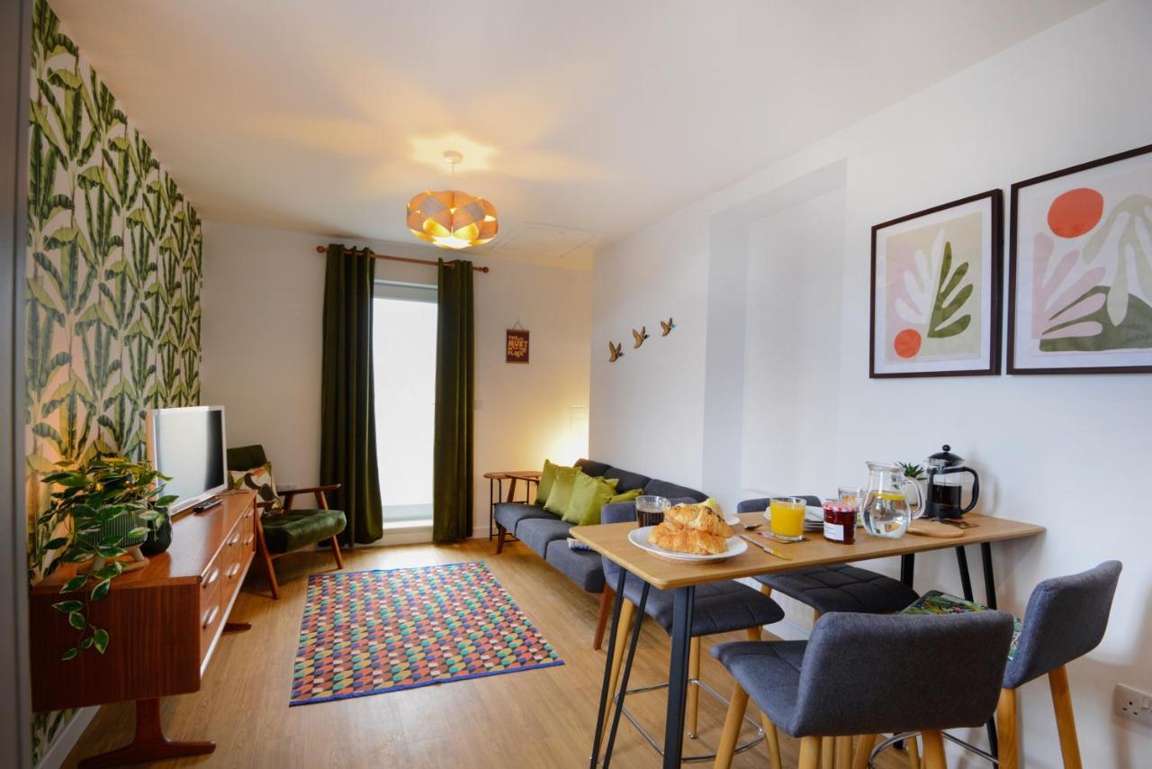 Apartment Two - Private Car Park, Comfortable And Well Equipped - By Ocean City Retreats Plymouth Exterior foto